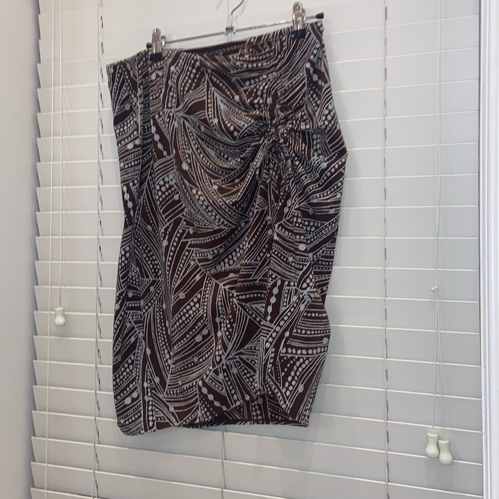 Old navy patterned skirt